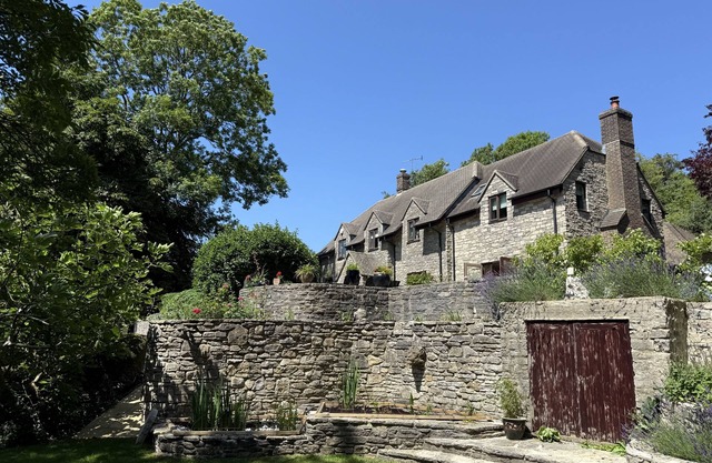 Grove Lodge - sleeps 11 guests in 6 bedrooms