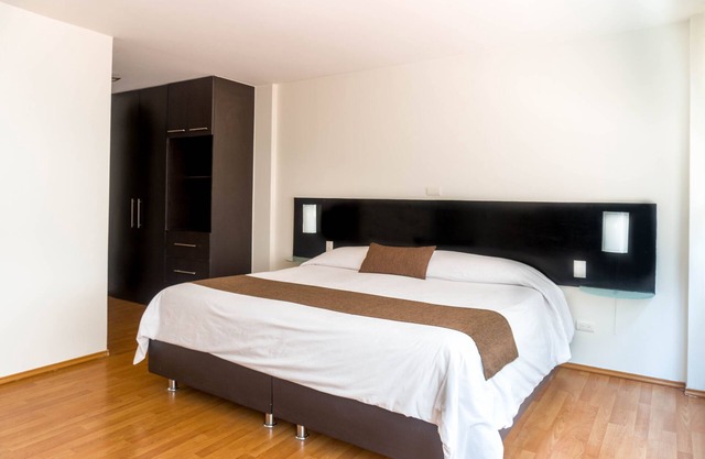 Grupo Kings Suites Platon 436