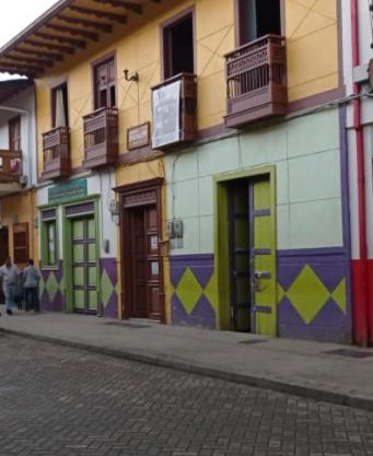 Guadalupe ApartaHotel Calle 9 5-66 Apartamento 102
