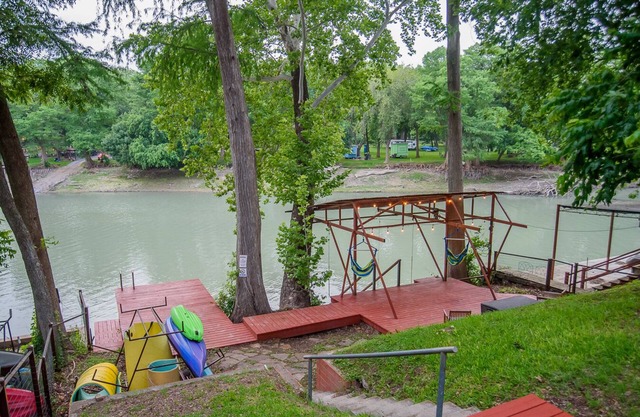 Retiro frente al lago entre San Antonio y Austin!