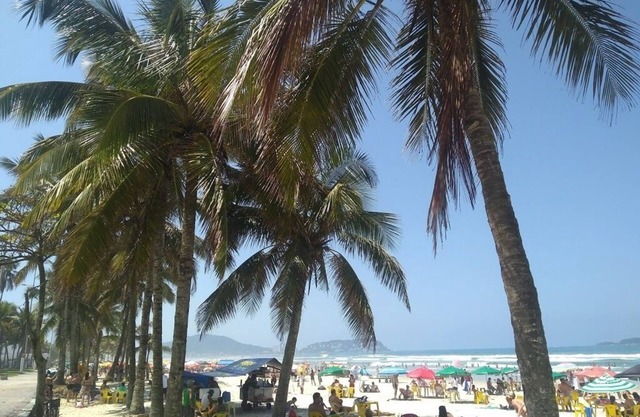 Apartamento Guarujá, mejor punto de la playa de Enseada, a 150 m de la playa.
