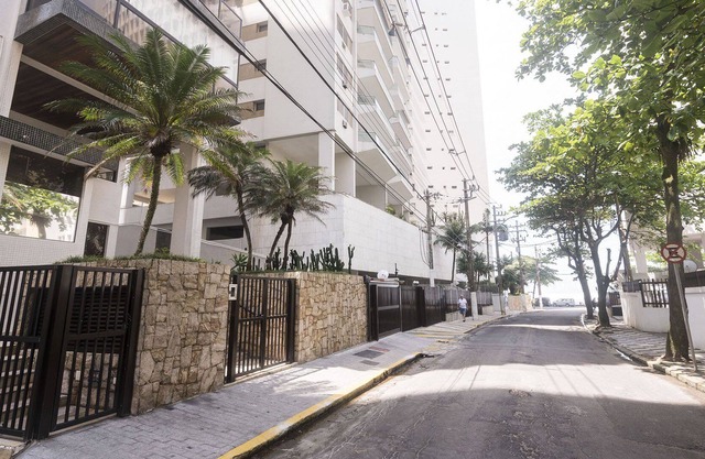 Guarujá Pitangueiras, Morro do Maluf, 4 habitaciones con 2 suites, a 30 metros de la playa.