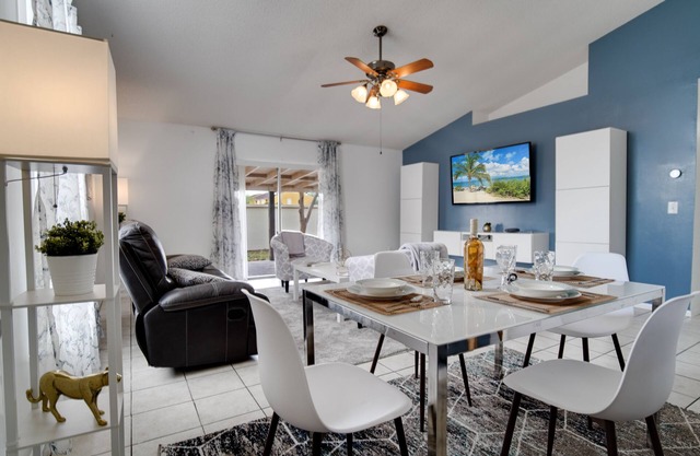 Guest Favorite! - Near Disney with Pool - Pets
