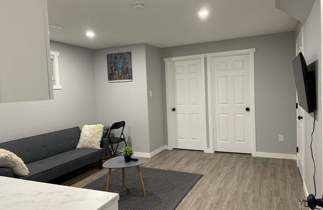 Guest Home in Regina -- Feels like Home