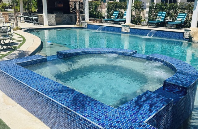 2-Bd Guest House in Rancho Cucamonga. AC & WiFi. Pool & Spa. Breakfast 1st day.