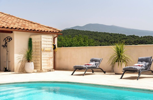 Casa de huéspedes 'Chambre De La Reine' con vistas a la montaña, Wi-Fi y aire acondicionado