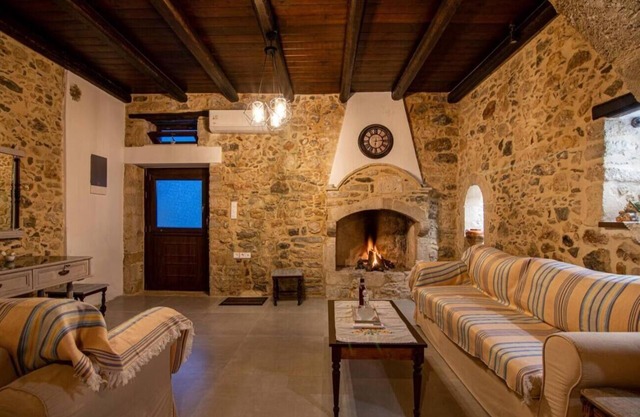 Guest House 'Hercules Guesthouse Axiri' with Mountain View, Wi-Fi and Air Conditioning