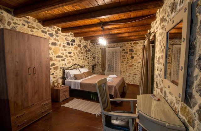 Guest House 'Hercules Guesthouse Eleftheria' with Mountain View, Wi-Fi and Air Conditioning