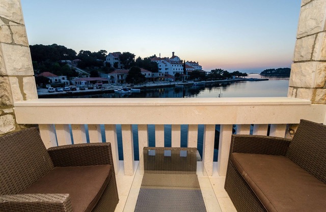 Guest House Kiko - Apartamento de 1 dormitorio con balcón y vistas al mar (A4)