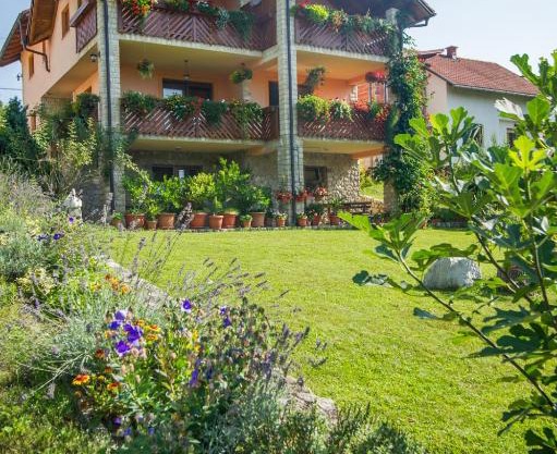 Guest House Nena Rastoke - Nature Retreat with waterfall views