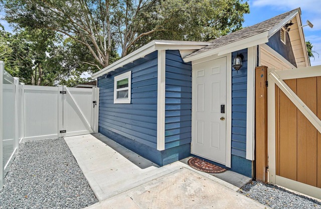 GUEST HOUSE w/ PRIVATE ENTRANCE & PATIO for rent in Gulfport, FL