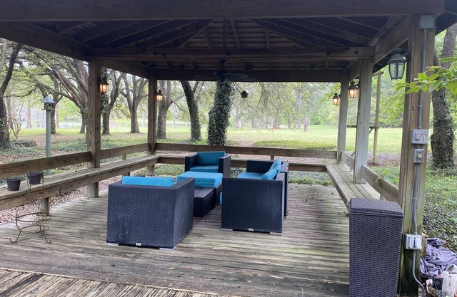 GUEST RANCH CABIN /POOL/FISHING LAKE