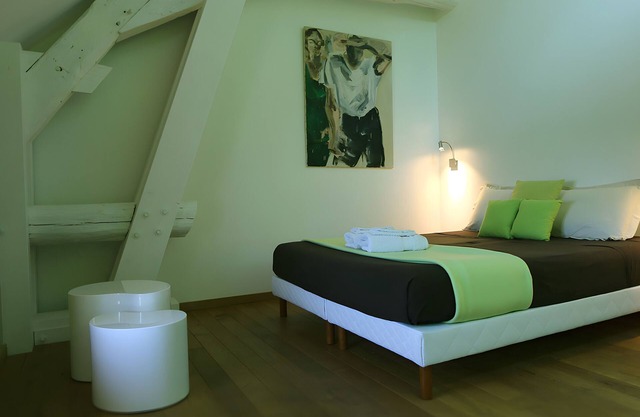 Habitación de huéspedes 'Tilleul' con piscina compartida, terraza compartida y Wi-Fi