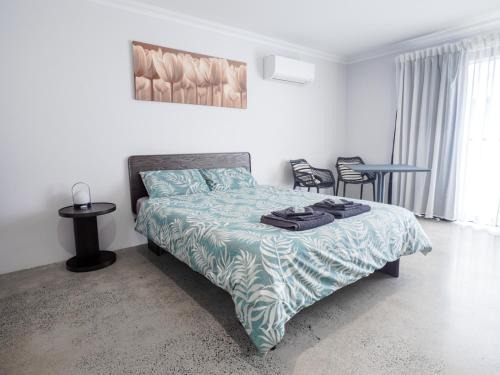 Guest Room with Ensuite & Private Entrance by P2 Living