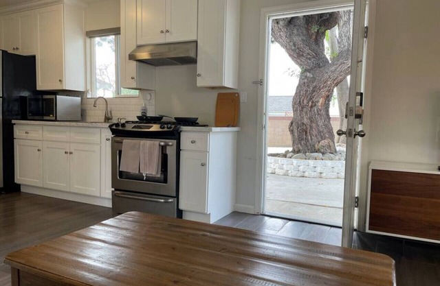 Guest Studio. Private Entrance. Safe Neighborhood.