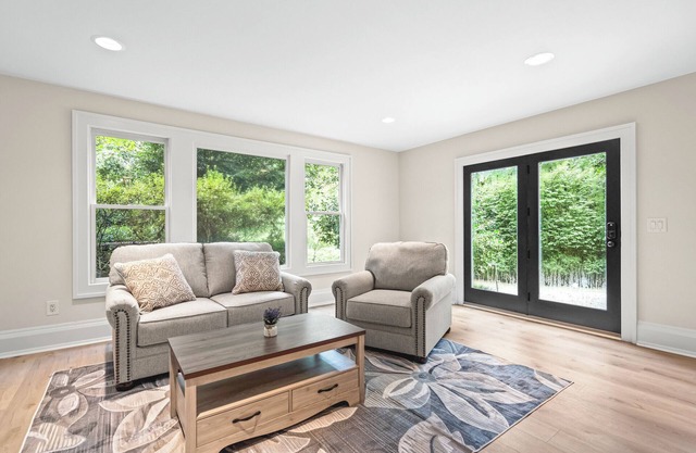 Guest Suite by UNC w/ King Suite, Full Kitchen, Work Desk