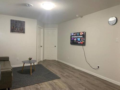 Guest Suite with Queen Bed -Home Away from Home