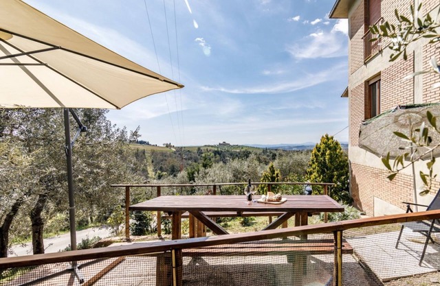 GuestHost - Comfy Apt near the Castle of Brolio