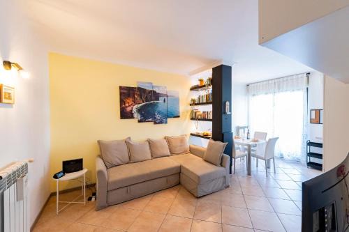 GuestHost - Cozy Flat 700mt from the Sea with Parking