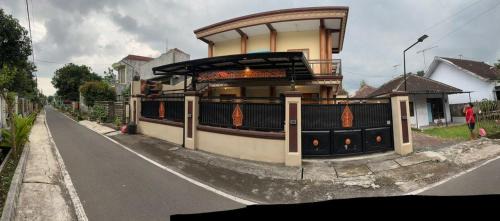 Guesthouse Mawar Syariah