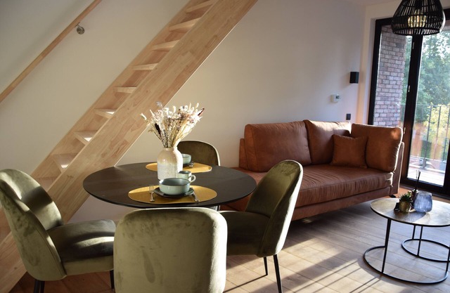 Guesthouse with jacuzzi in picturesque Leiedorp