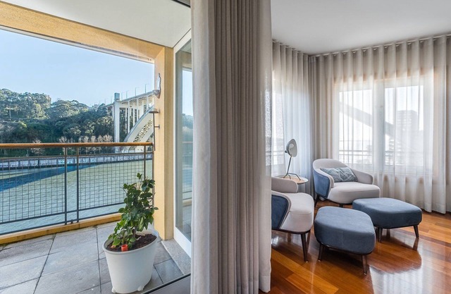 GuestReady - A prime stay with river views