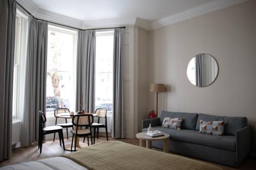 Gulaid House Knightsbridge by Bob W London