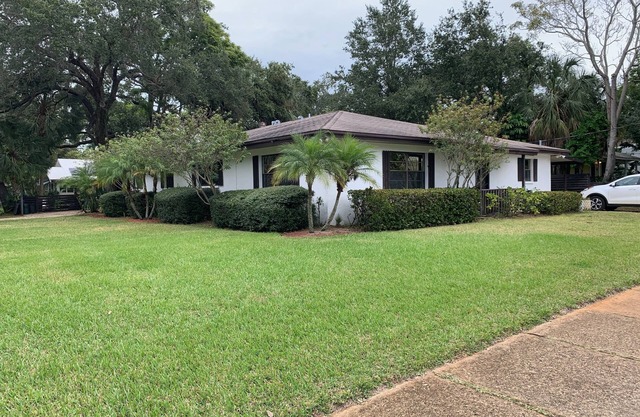 Gulfport 1BR 2 Bath, Steps to Downtown and Beach