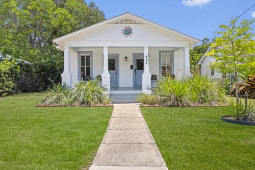 Gulfport Game Room House Walk to Beach Family Fun