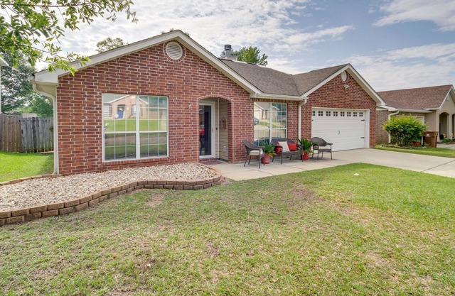 Gulfport Home w/ Patio - 6 Mi to Beaches!
