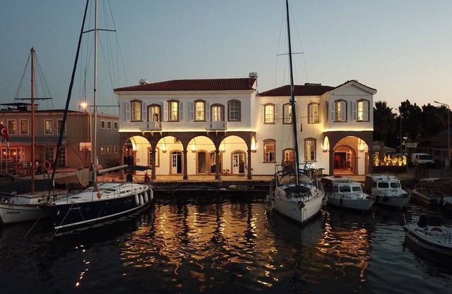 Gumruk Otel Urla