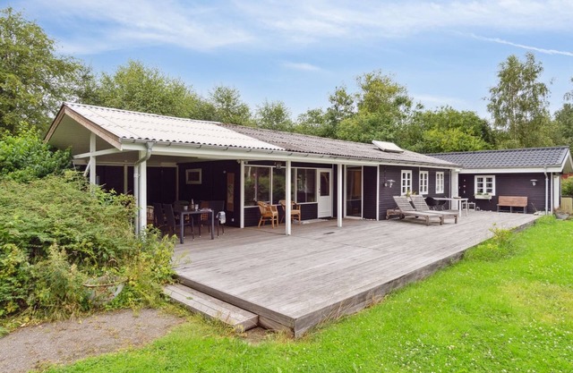 "Gunlög" - 1.3km from the sea by Interhome