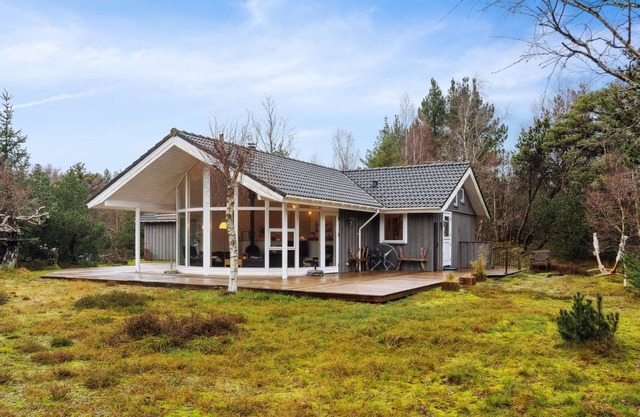 "Guri" - 600m to the inlet by Interhome