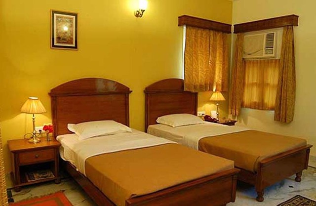 Guruprakash Ayurvedic Centre