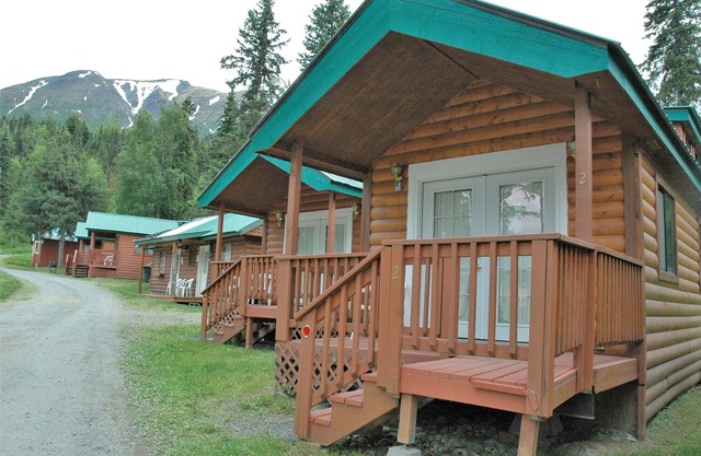 Gwin's Lodge Poplar Chalet #1
