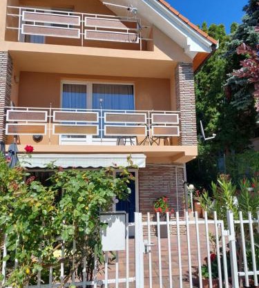 Gyöngyi Apartman