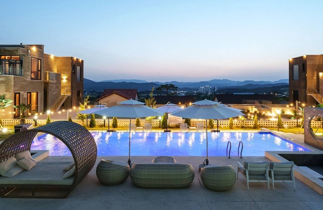 Gyeongju Rose Breeze Pool Villa Pension