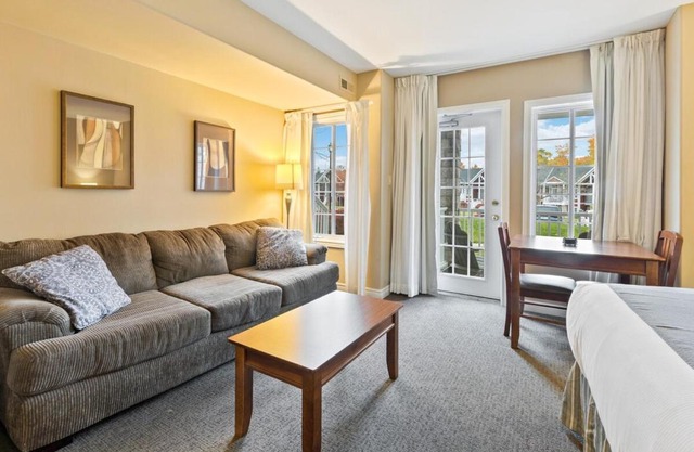 Gym,Pool,PetFriendly,KingBeds