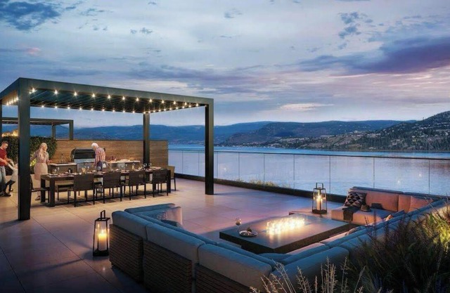 Gyro Beach Getaway with Resort Style Amenities and Beach front access!