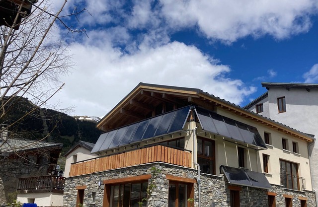 Hébergement Dans une Maison de Village Gîte des Fouines apt Dourghi 4/6personnes