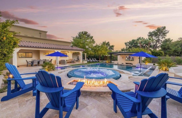 HÓZHÓ Estate on Shea