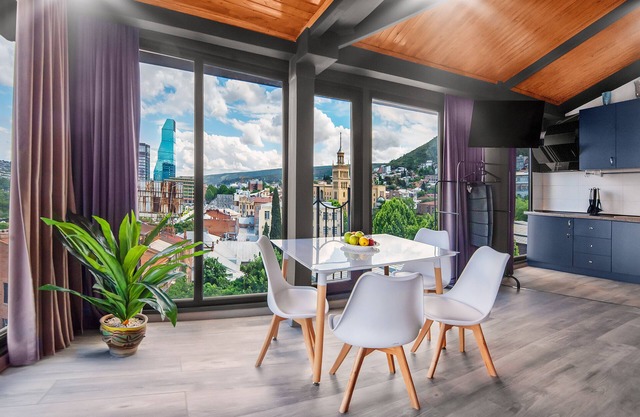 H&B apartments Pier Kobakhidze