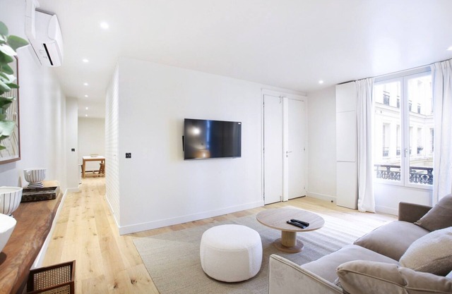 H1- Sublime & new Apartment Center of Paris