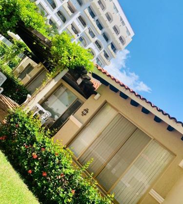 HAB PTa B ÁREA DE VILLAS DENTRO DEL HOTEL Junto al Krystal EN IXTAPA WIFI 2A 1M Con playa
