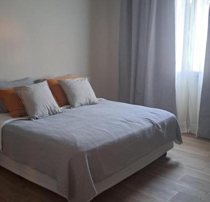 Habitación en hermosa casa de descanso