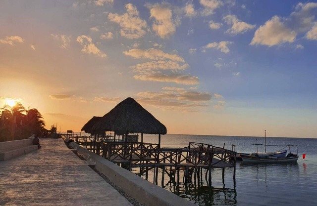 Habitación Frente al Malecon en Casa Azul Cielo