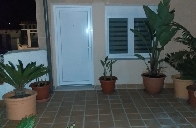Habitación romántica en montaña cerca de playas.