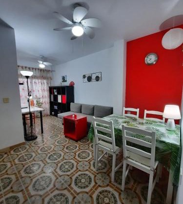 Habitaciones en mi piso del Centro de Huelva