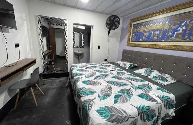 Hostal Queens Deluxe