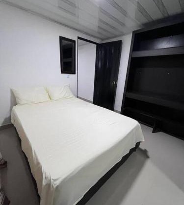 Habitaciones privadas independientes con parking privado